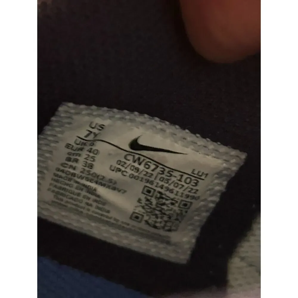 Nike Size 7Y Nike Hustle D 10 CW6735-103 White‎ Basketball Shoes